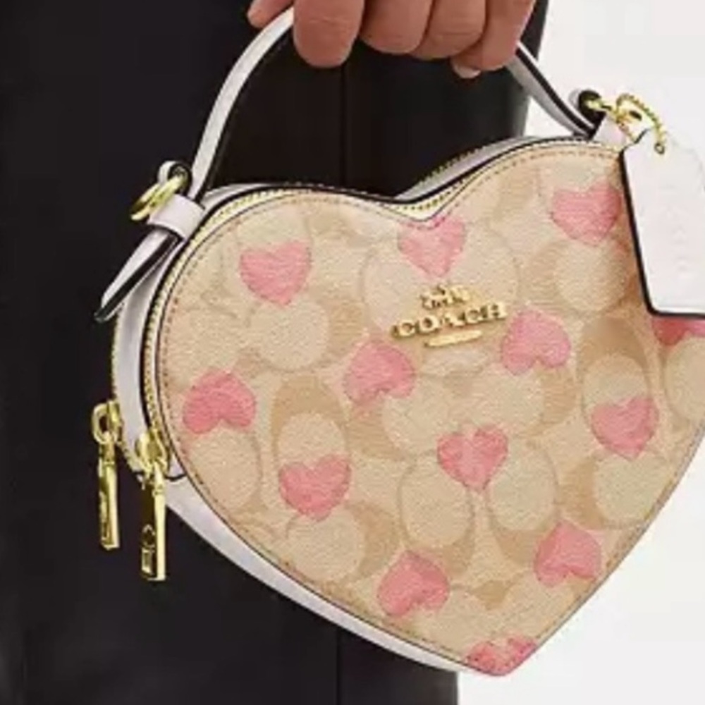 💕Coach Heart Crossbody CP021 Signature Canvas Pink Heart Print Valentines Day - Picture 2 of 13